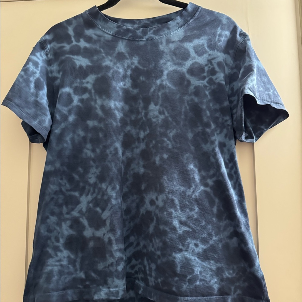 lululemon athletica Blue Tie-Dye Short Sleeve Tee